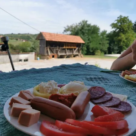 Seosko Domacinstvo Pecanin
